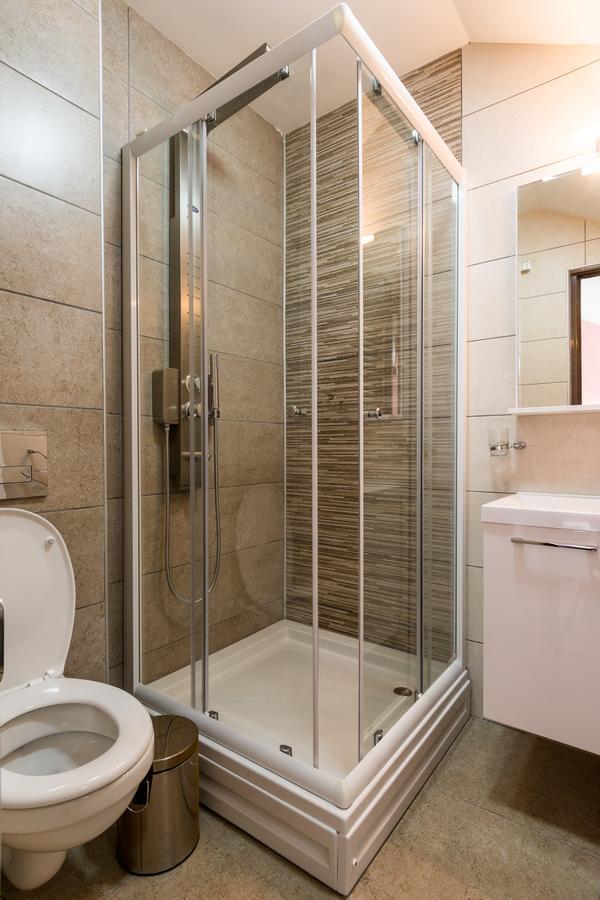 Hostel Prenociste Hrast Paraćin Exteriér fotografie