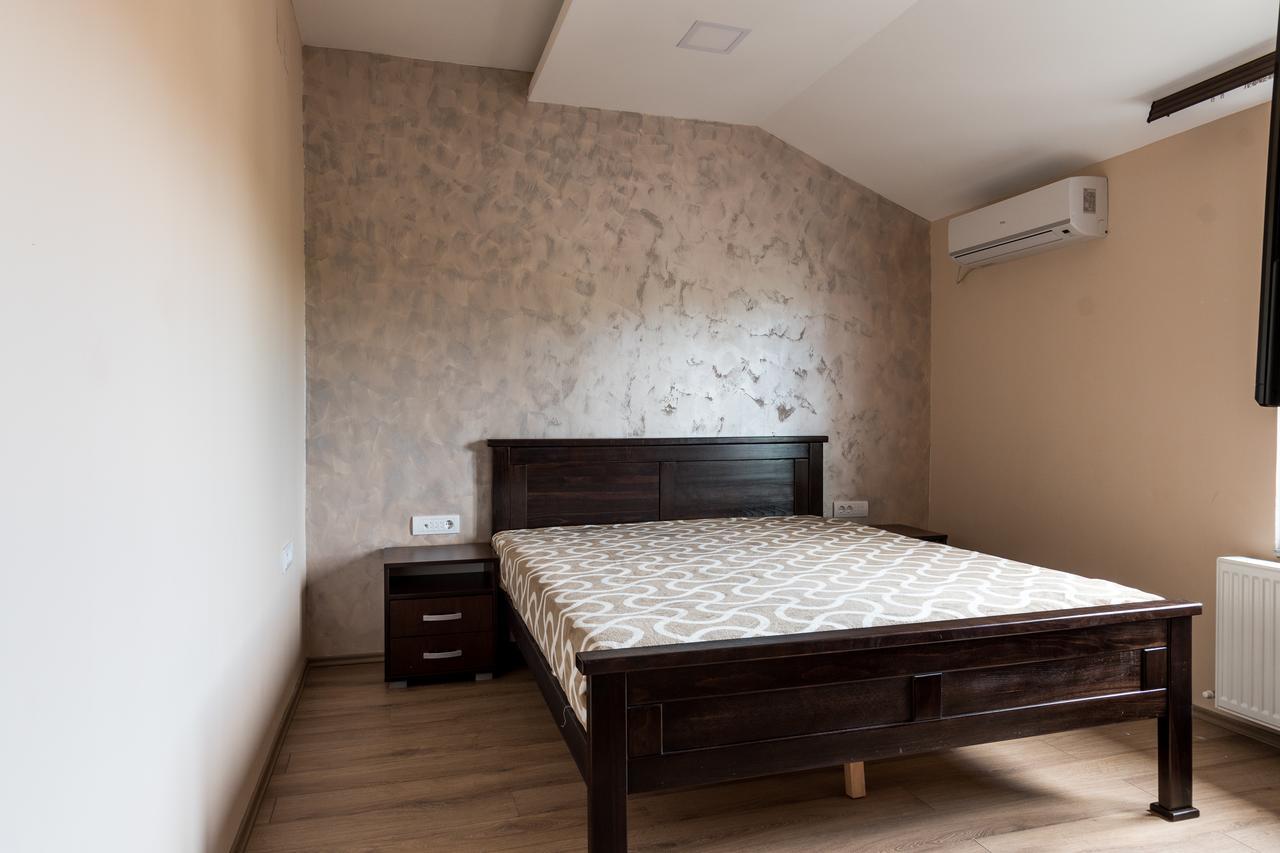 Hostel Prenociste Hrast Paraćin Exteriér fotografie